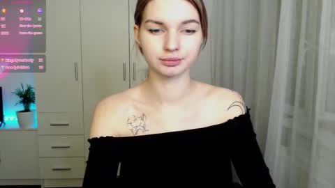 Luna online show from December 18, 2025, 3:12 am