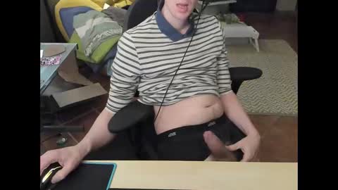 Snapshot of loomie chatting on February 7, 2026, 5:16 pm loomie online show from February 7, 2026, 5:16 pm