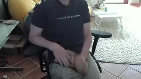Snapshot of loomie chatting on July 27, 2026, 10:55 am loomie online show from July 27, 2026, 10:55 am
