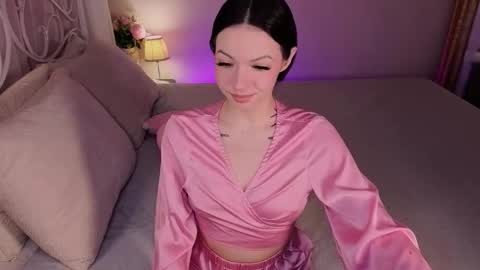 Luna online show from February 1, 2026, 8:29 pm