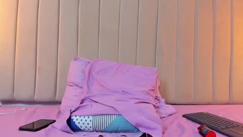 Lopera online show from February 5, 2025, 1:04 am