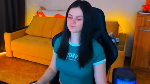 Lora Cain online show from January 15, 2025, 1:45 am