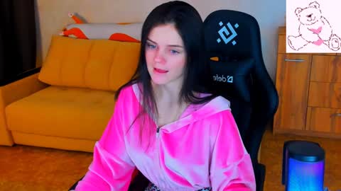 Lora Cain online show from January 18, 2025, 4:10 pm