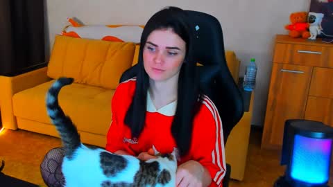 Lora Cain online show from January 24, 2025, 3:34 pm