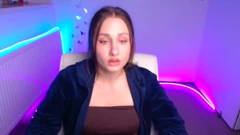 Lora online show from October 17, 2025, 11:35 am