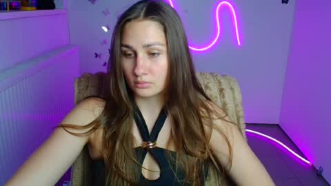 Snapshot of lora_kisses chatting on June 25, 2026, 5:34 am Lora online show from June 25, 2026, 5:34 am