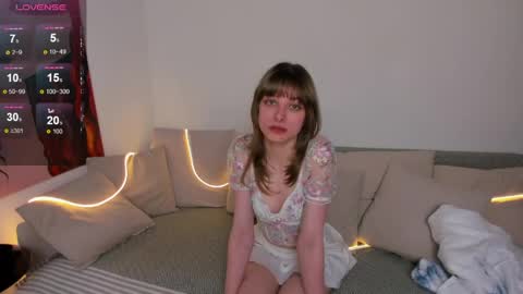 lorafisher online show from April 11, 2026, 8:35 pm