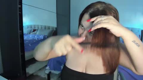 Lora online show from October 11, 2025, 9:19 am