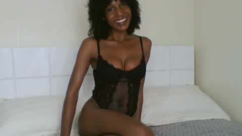 Snapshot of loraforreal chatting on January 8, 2025, 4:34 am Blackcat online show from January 8, 2025, 4:34 am