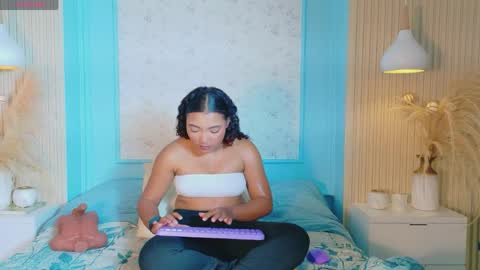 Snapshot of loraine_rios chatting on May 20, 2026, 4:51 am Loraine Rios online show from May 20, 2026, 4:51 am