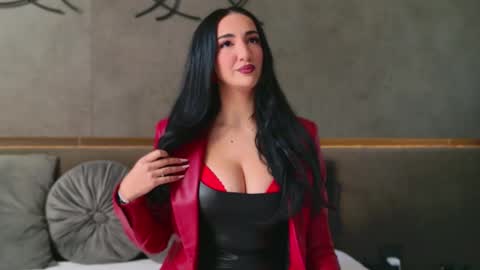 Snapshot of lorawarnner chatting on November 6, 2025, 12:06 pm Miss online show from November 6, 2025, 12:06 pm