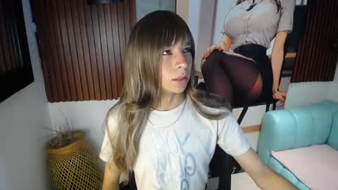 Tayron online show from April 21, 2026, 3:35 am