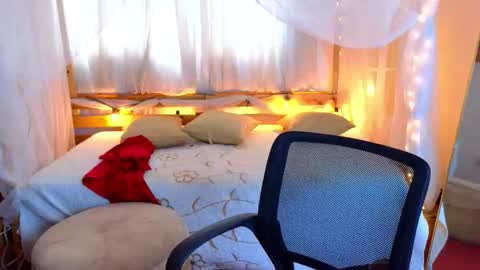 loreanis online show from October 29, 2025, 9:05 pm