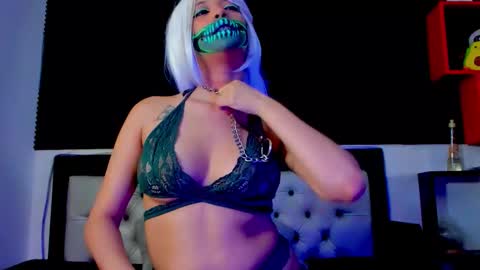 Lore Depp online show from October 25, 2025, 4:20 am