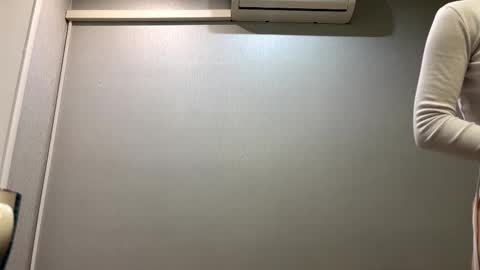 Olivia online show from October 2, 2025, 12:45 pm