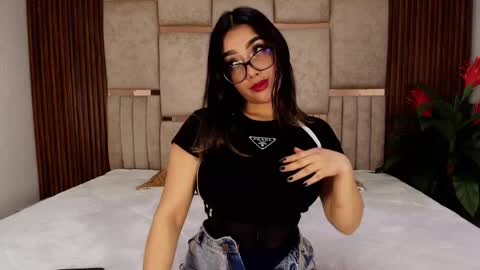 Snapshot of lorein_dim chatting on November 7, 2025, 9:15 pm Lorein online show from November 7, 2025, 9:15 pm