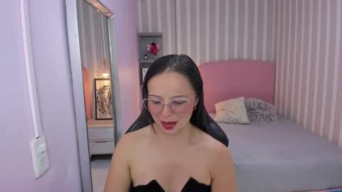 lorelaigiven online show from November 20, 2025, 12:38 pm