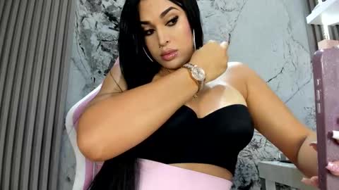 Doll Queen online show from November 15, 2025, 6:04 pm