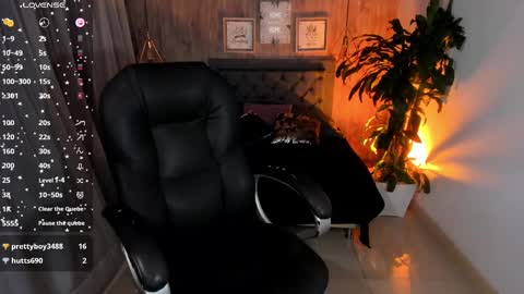 Lorena Vieira  online show from December 5, 2024, 1:47 am