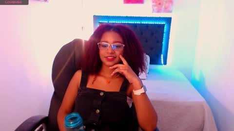 Lorena Vieira  online show from January 18, 2025, 6:53 pm