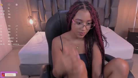 Lorena Vieira  online show from March 2, 2025, 11:31 pm
