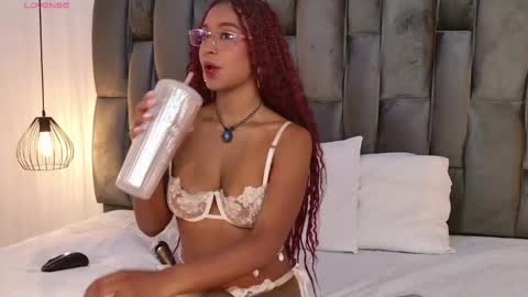 Lorena Vieira  online show from September 29, 2025, 12:16 am