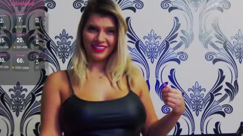 lorenaryan online show from February 4, 2025, 3:47 pm