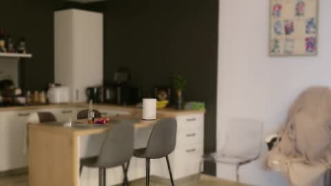 Amelia online show from September 25, 2025, 7:06 pm