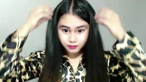 LOREN online show from January 4, 2025, 5:26 pm