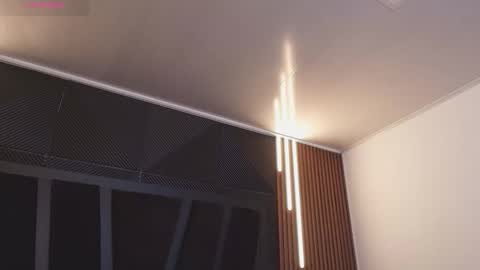  L O R E N Z O  Thumbs Up help  online show from January 15, 2026, 5:49 pm