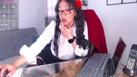 Snapshot of loretta_fraser chatting on May 4, 2026, 1:07 pm loretta_fraser online show from May 4, 2026, 1:07 pm