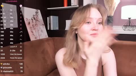 Snapshot of lorettacarnley chatting on February 26, 2025, 1:32 am Alice online show from February 26, 2025, 1:32 am