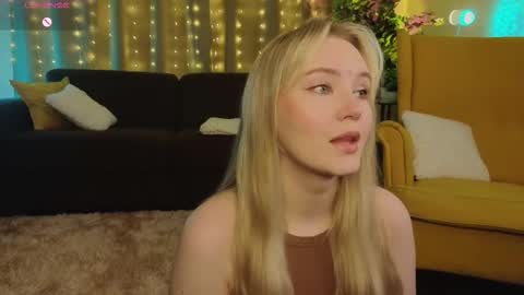 Snapshot of lorettacarnley chatting on September 28, 2025, 7:08 pm Alice online show from September 28, 2025, 7:08 pm