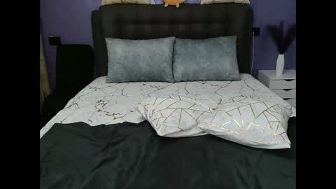 Lorette online show from April 23, 2026, 8:44 pm