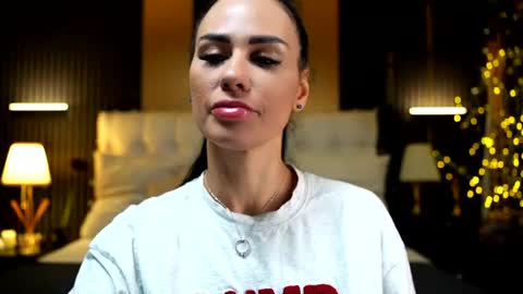 Snapshot of lorettelorenaa chatting on July 11, 2026, 4:15 am LoretteLorena online show from July 11, 2026, 4:15 am