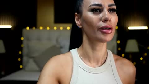 Snapshot of lorettelorenaa chatting on July 18, 2026, 5:00 am LoretteLorena online show from July 18, 2026, 5:00 am