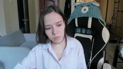 Kira online show from September 19, 2025, 9:54 am
