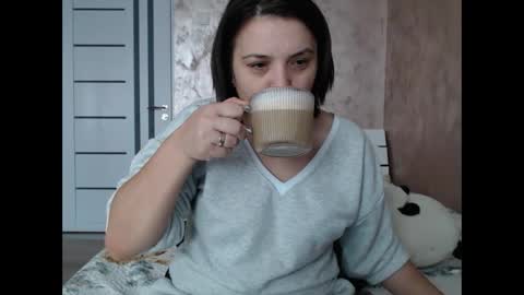 Snapshot of lorragrey chatting on December 17, 2025, 6:52 am LorraGrey online show from December 17, 2025, 6:52 am