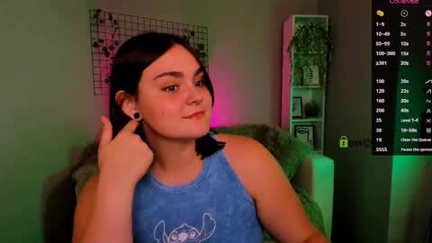 Lora for u online show from September 8, 2025, 7:46 pm