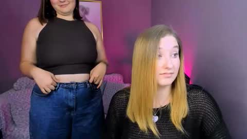 Lora for u online show from September 15, 2025, 7:58 pm