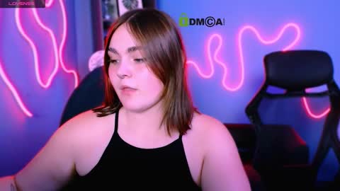 Lora for u online show from September 22, 2025, 7:49 pm