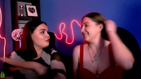 Lora for u online show from September 25, 2025, 8:12 pm