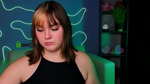 Lora for u online show from November 26, 2025, 8:32 pm