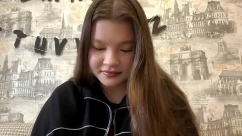 Snapshot of lorrineyosko chatting on April 5, 2026, 5:26 am Thea online show from April 5, 2026, 5:26 am