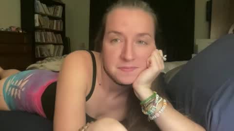 lothlori online show from November 25, 2025, 2:22 am