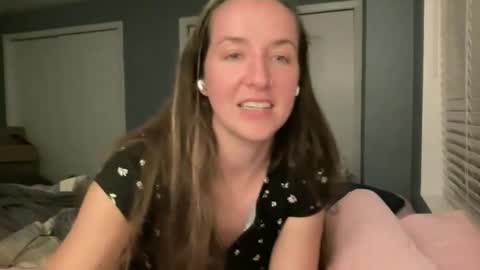 lothlori online show from April 12, 2026, 1:10 am