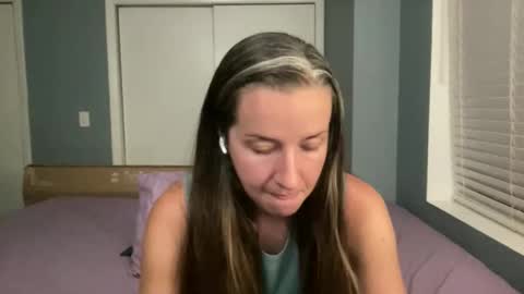 Snapshot of lothlori chatting on May 19, 2026, 1:56 am lothlori online show from May 19, 2026, 1:56 am