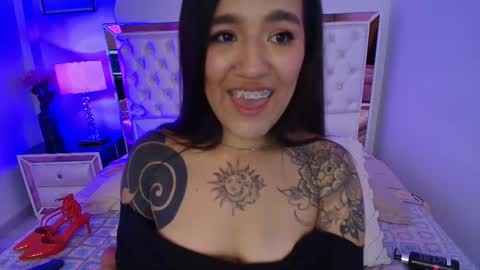 lottie_fox online show from December 16, 2025, 4:06 am