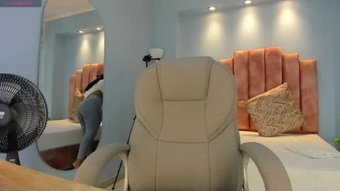  Lou Rosse  online show from April 6, 2026, 8:54 pm