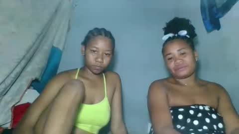 Snapshot of louane98 chatting on March 6, 2026, 7:54 pm louane98 online show from March 6, 2026, 7:54 pm